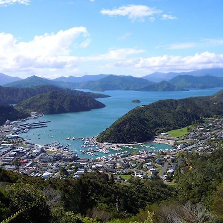Close To Picton Town 외부 사진