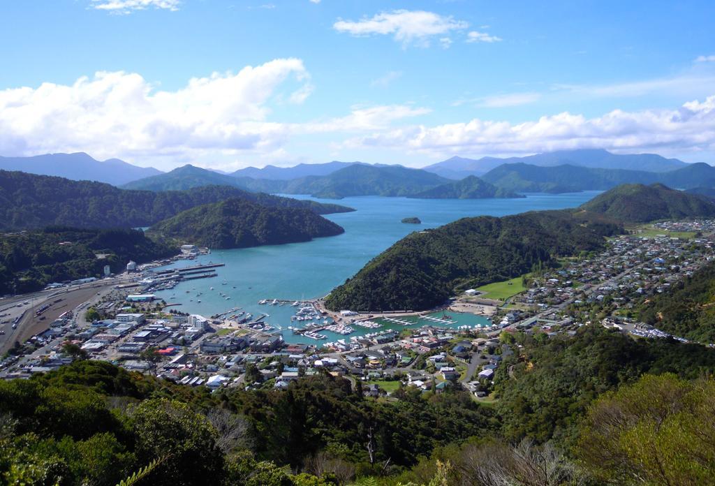 Close To Picton Town 외부 사진